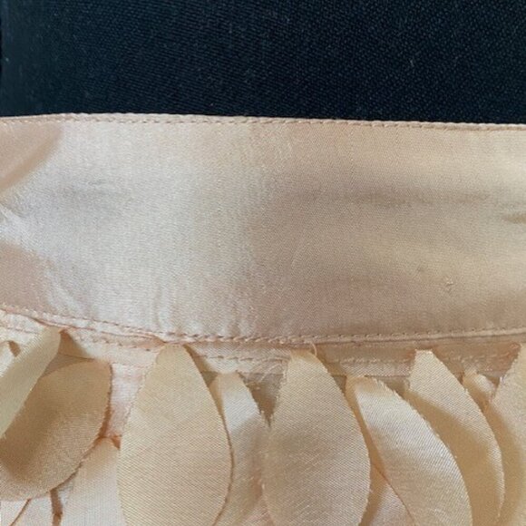 KARDASHIAN Peach Shimmer Petal Fringe Mini Skirt XS - Picture 9 of 12